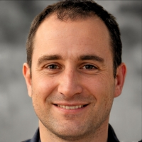 Νίκος Κωνσταντινίδης